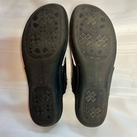 naturalizer N5 Comfort Wedge Sandals Flip Flops Tooled Pierced Blk Leather Sz 6 - Picture 10 of 13